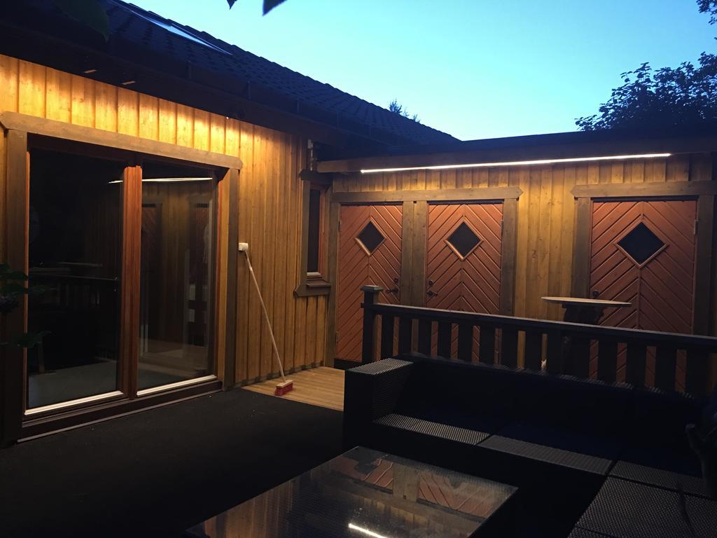 Baeverli Hills Lidköping エクステリア 写真